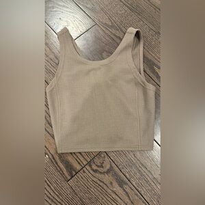 Lululemon green/grey top.